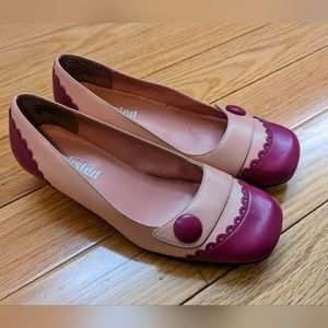 Unlisted by Kenneth Cole retro pink kitten heels size 6.5